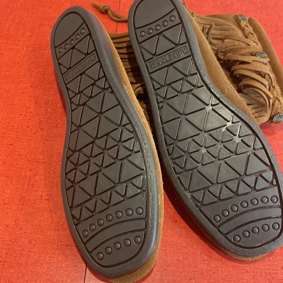 Minnetonka brown leather moccasins-new/never worn size 7 - Picture 3 of 4